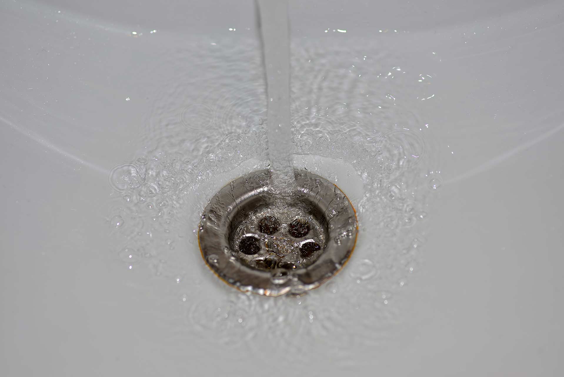 A2B Drains provides services to unblock blocked sinks and drains for properties in Thetford.